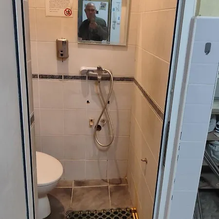 лидер хаус * 瓦爾納